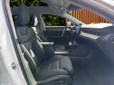 Volvo ES90 Ultra 2026 — Berline électrique premium, 3000 km seulement — Miniature 15
