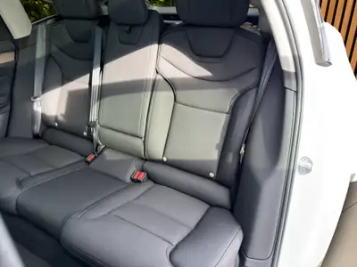 Volvo ES90 Ultra 2026 — Berline électrique premium, 3000 km seulement — Miniature 16