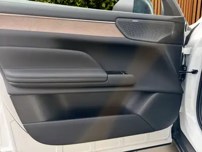 Volvo ES90 Ultra 2026 — Berline électrique premium, 3000 km seulement — Miniature 18