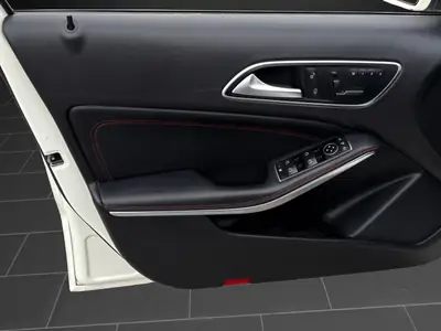 Mercedes-AMG A 45 4Matic — Compacte haute performance, 360 ch et service à jour — Miniature 14