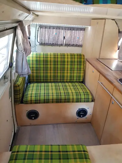 VW T2 Campingbus 1974 — Véhicule de collection avec permis vétéran, pièce d'histoire — Miniature 7