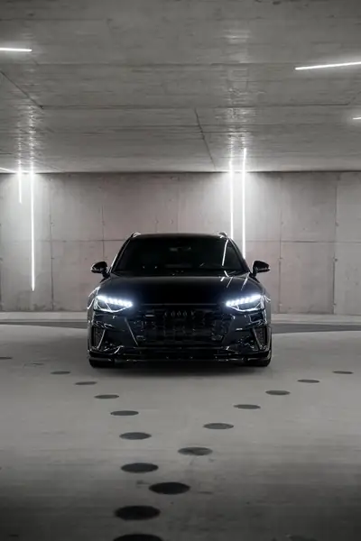 Audi A4 Avant 45 TFSI S line — Break dynamique hybride, 84 000 km, état impeccable — côté