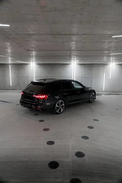 Audi A4 Avant 45 TFSI S line — Break dynamique hybride, 84 000 km, état impeccable — arrière