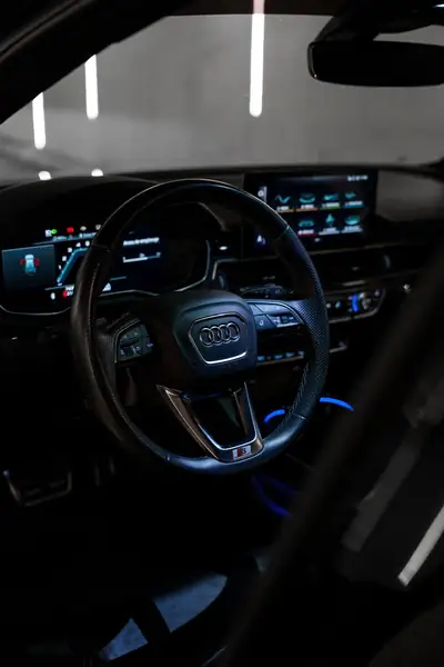 Audi A4 Avant 45 TFSI S line — Break dynamique hybride, 84 000 km, état impeccable — Miniature 9
