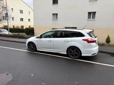 Ford Focus 2.0 SCTi ST-2 — Break sportif 250 ch, sans sinistre — côté