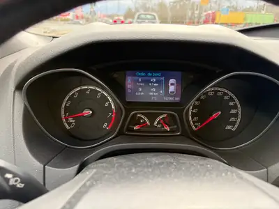Ford Focus 2.0 SCTi ST-2 — Break sportif 250 ch, sans sinistre — détail