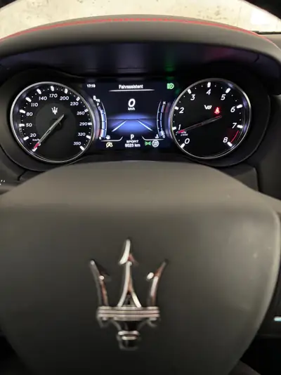Maserati Ghibli Trofeo 580 ch — V8 atmosphérique, direction d'exception, quasi neuf — Miniatur 8