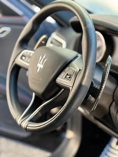 Maserati Ghibli Trofeo 580 ch — V8 atmosphérique, direction d'exception, quasi neuf — Miniatur 10
