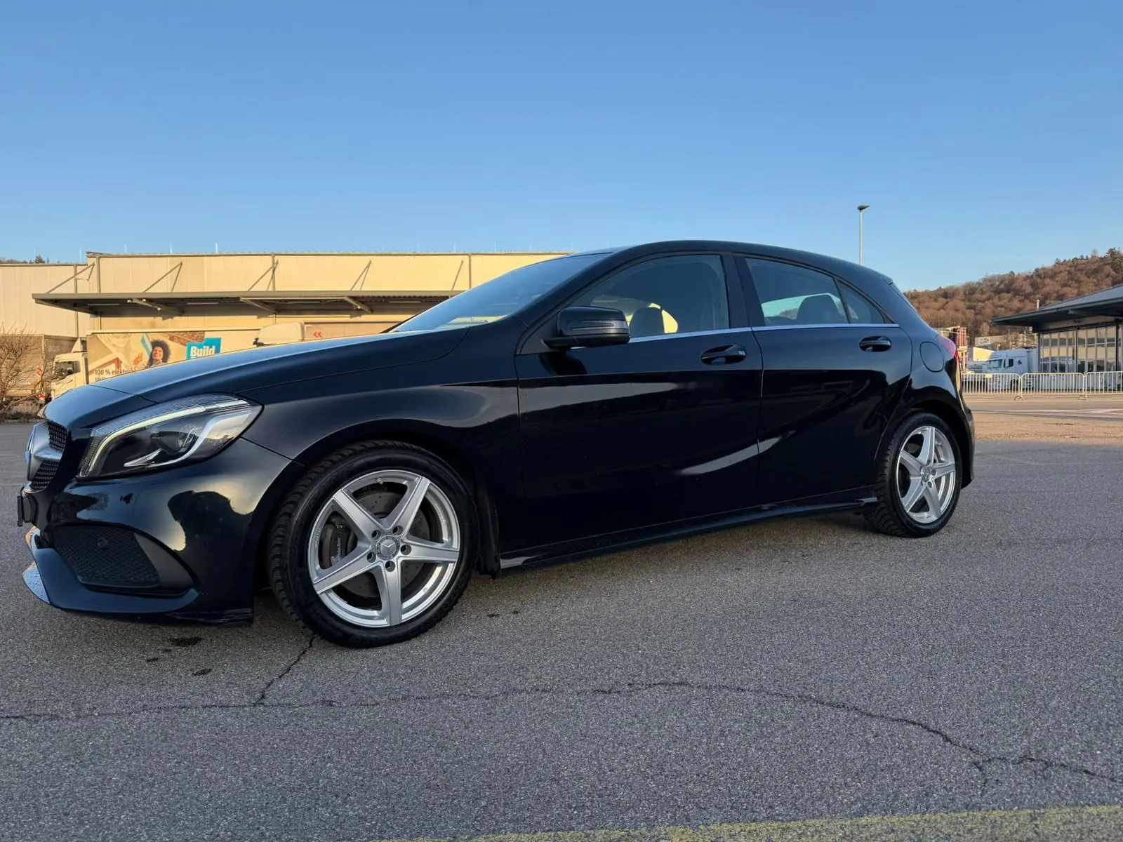 Mercedes-Benz Classe A 220 d AMG Line — Berline diesel performante, 145 000 km — Außenansicht