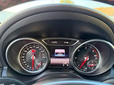 Mercedes-Benz Classe A 220 d AMG Line — Berline diesel performante, 145 000 km — Detail