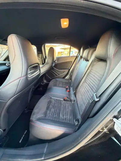 Mercedes-Benz Classe A 220 d AMG Line — Berline diesel performante, 145 000 km — Miniatur 9