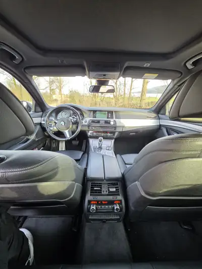 BMW M550d Touring xDrive — Break sportif diesel, 381 ch, état impeccable — rear view