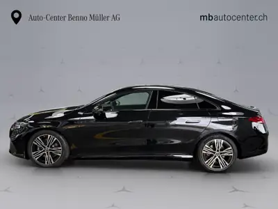 Mercedes-Benz CLA 220 Progressive 4matic — Berline hybride légère, design premium, très faible kilométrage — côté