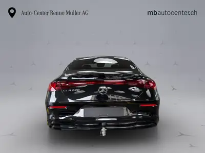 Mercedes-Benz CLA 220 Progressive 4matic — Berline hybride légère, design premium, très faible kilométrage — intérieur