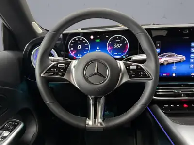 Mercedes-Benz CLA 220 Progressive 4matic — Berline hybride légère, design premium, très faible kilométrage — Miniature 11