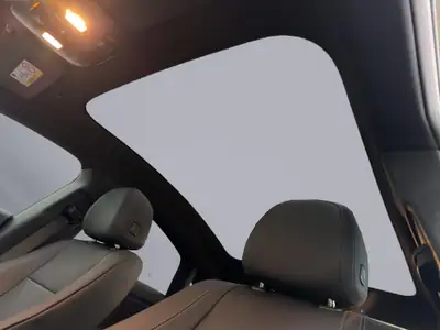 Mercedes-Benz CLA 220 Progressive 4matic — Berline hybride légère, design premium, très faible kilométrage — Miniature 21