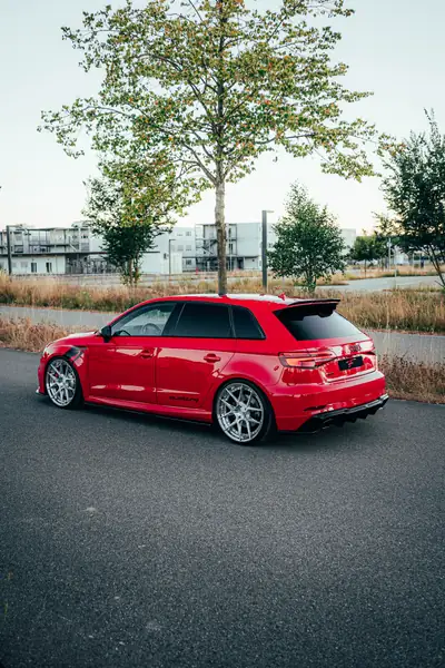Audi RS3 Sportback 2.5 TSI — Performance 476 ch, finitions exclusive et son AKRAPOVIC — rear view