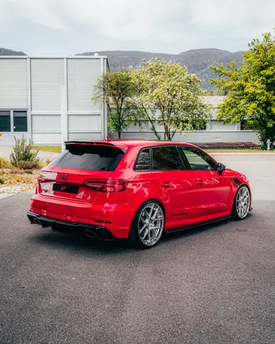 Audi RS3 Sportback 2.5 TSI — Performance 476 ch, finitions exclusive et son AKRAPOVIC — Thumbnail 10