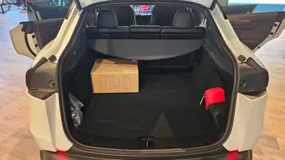 Tesla Model Y Performance AWD — SUV électrique 626 ch, quasi neuf avec garantie 4 ans — Thumbnail 22