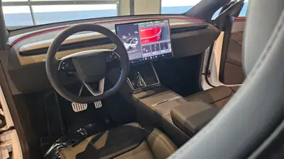 Tesla Model Y Performance AWD — SUV électrique 626 ch, quasi neuf avec garantie 4 ans — Thumbnail 24