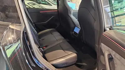 Tesla Model Y Performance AWD — SUV électrique haute performance, quasi neuf — Thumbnail 20