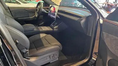 Tesla Model Y Performance AWD — SUV électrique haute performance, quasi neuf — Thumbnail 19