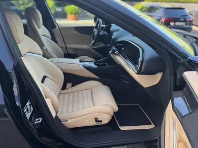 Ferrari Purosangue 6.5 — Le SUV sportif ultime, 90 km, garantie usine 7 ans — exterior view