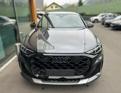 Audi RS Q8 — Performance extrême 640 ch, V8 biturbo et équipements premium — side view