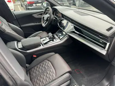 Audi RS Q8 — Performance extrême 640 ch, V8 biturbo et équipements premium — Thumbnail 11