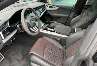 Audi RS Q8 — Performance extrême 640 ch, V8 biturbo et équipements premium — Thumbnail 10