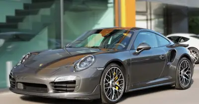 Porsche 911 Coupé 3.8 Turbo S — Performance turbo et équipement intégral — vista esterna
