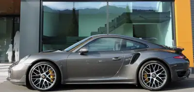 Porsche 911 Coupé 3.8 Turbo S — Performance turbo et équipement intégral — interni
