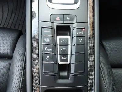 Porsche 911 Coupé 3.8 Turbo S — Performance turbo et équipement intégral — Miniatura 11