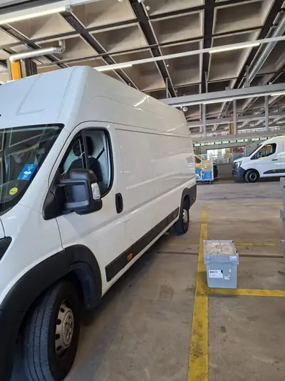 Peugeot Boxer 2.2 HDI 435 Premium — Utilitaire robuste, 87'000 km, sans sinistre — Miniature 7