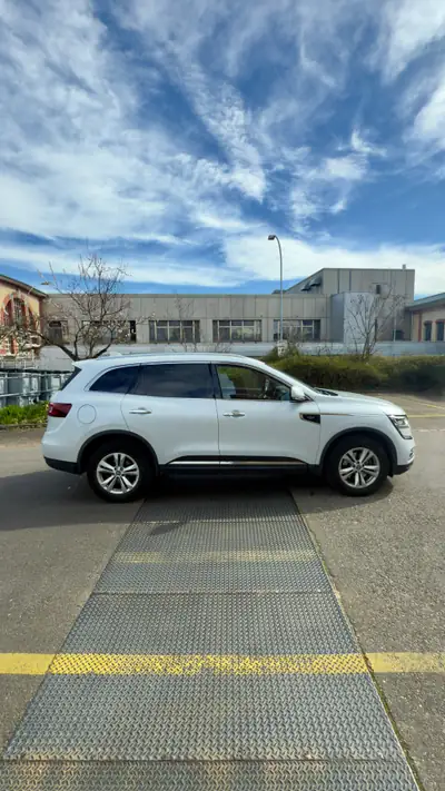 Renault Koleós 2.0 dCi Initiale Paris 4x4 — SUV robuste, intégral fiable, entretien à jour — Armaturenbrett
