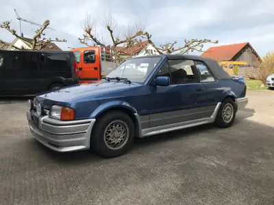 Ford Escort 1600 XR3i — Cabriolet des années 80, moteur sportif et faible kilométrage — fianco