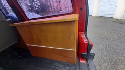 VW T4 2.5 Syncro — Monospace 9 places robuste, transmission intégrale — arrière