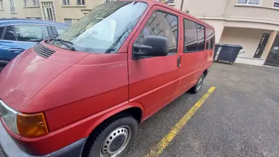 VW T4 2.5 Syncro — Monospace 9 places robuste, transmission intégrale — côté