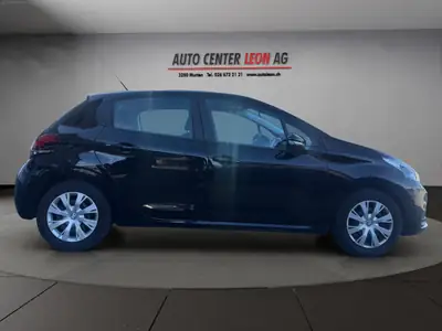 Peugeot 208 1.2 PureTech Style — Citadine économique avec toit panoramique et sans accident — Thumbnail 7