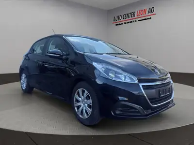 Peugeot 208 1.2 PureTech Style — Citadine économique avec toit panoramique et sans accident — Thumbnail 8