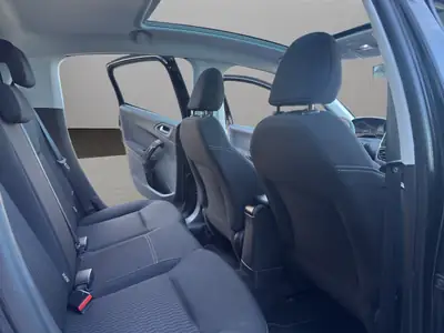 Peugeot 208 1.2 PureTech Style — Citadine économique avec toit panoramique et sans accident — Thumbnail 10