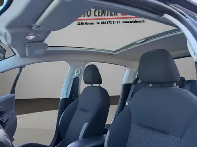 Peugeot 208 1.2 PureTech Style — Citadine économique avec toit panoramique et sans accident — Thumbnail 18