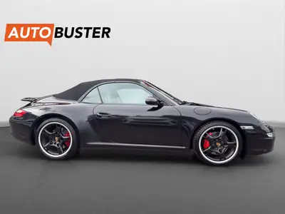 Porsche 911 Carrera 4S Cabrio — Roadster de prestige, 355 ch et toiture électrique — détail