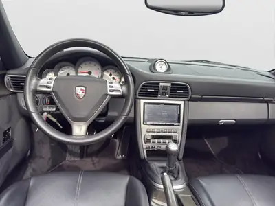 Porsche 911 Carrera 4S Cabrio — Roadster de prestige, 355 ch et toiture électrique — Miniature 12