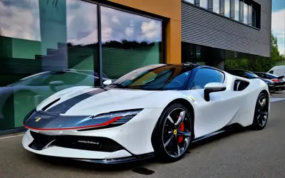 Ferrari SF90 Stradale — Hypercar hybride rechargeable, 780 ch, quasi neuve à 3900 km — Armaturenbrett