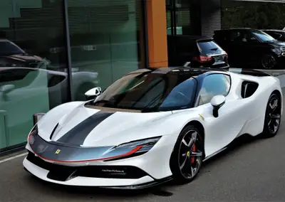 Ferrari SF90 Stradale — Hypercar hybride rechargeable, 780 ch, quasi neuve à 3900 km — Miniatur 17