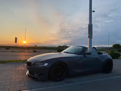 BMW Z4 3.0i Roadster Infinitas Kompressor — Cabriolet sportif 349 ch, histoire de collection — Außenansicht