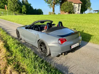 BMW Z4 3.0i Roadster Infinitas Kompressor — Cabriolet sportif 349 ch, histoire de collection — Miniatur 14