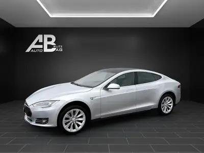 Tesla Model S 85 D — Berline électrique haute performance 525 ch, 205 000 km — side view