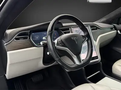 Tesla Model S 85 D — Berline électrique haute performance 525 ch, 205 000 km — Thumbnail 8